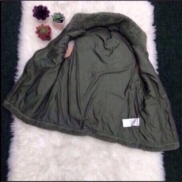 Patagonia Los Gatos Vest Industrial Green - Picture 8 of 12